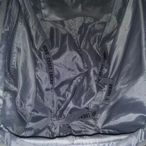 Selling my suitcase I don't have use it any more